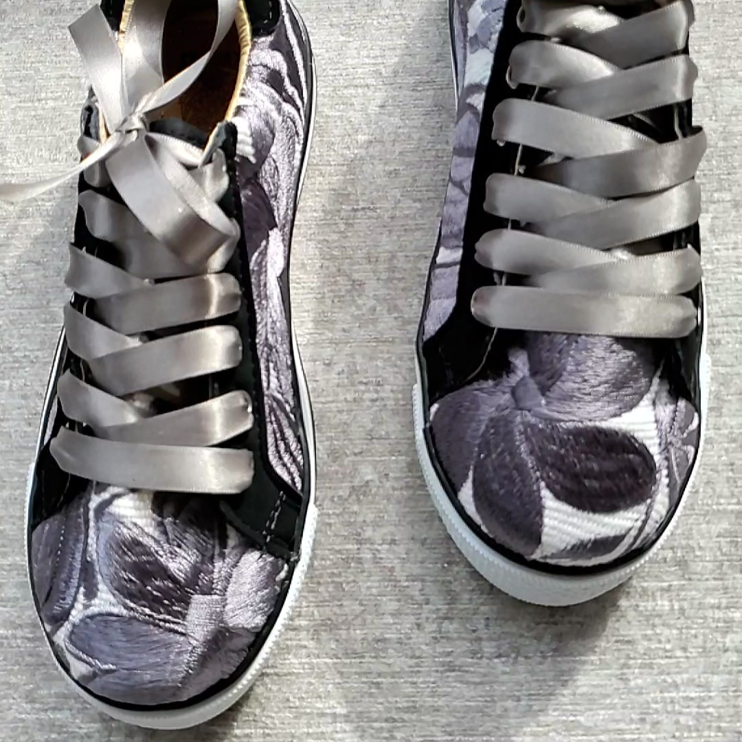 Stormi Sneaker